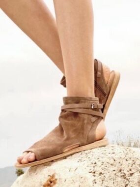 Vince Thalia Slouchy Suede Leather Ankle Gladiator Sandal Size 8.5